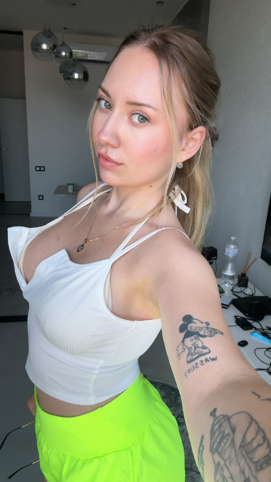 KateV in her underwear in Hermosillo