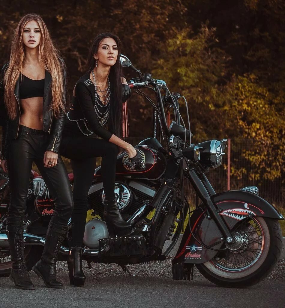 Beautiful girls and bikes in Hermosillo