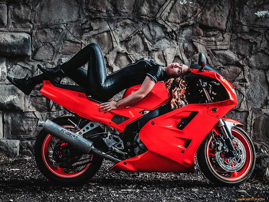 Beautiful girl Beautiful girls and motorcycles in Hermosillo