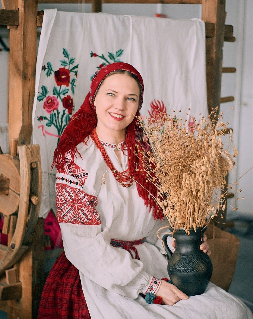 Women in Slavic costumes in Hermosillo
