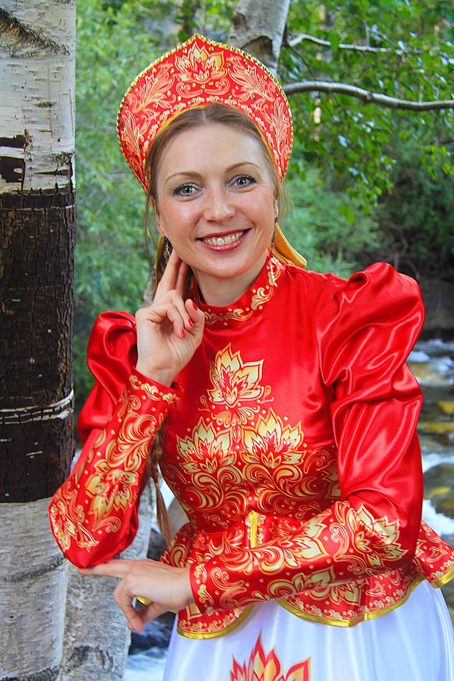 Women in Slavic costumes in Hermosillo