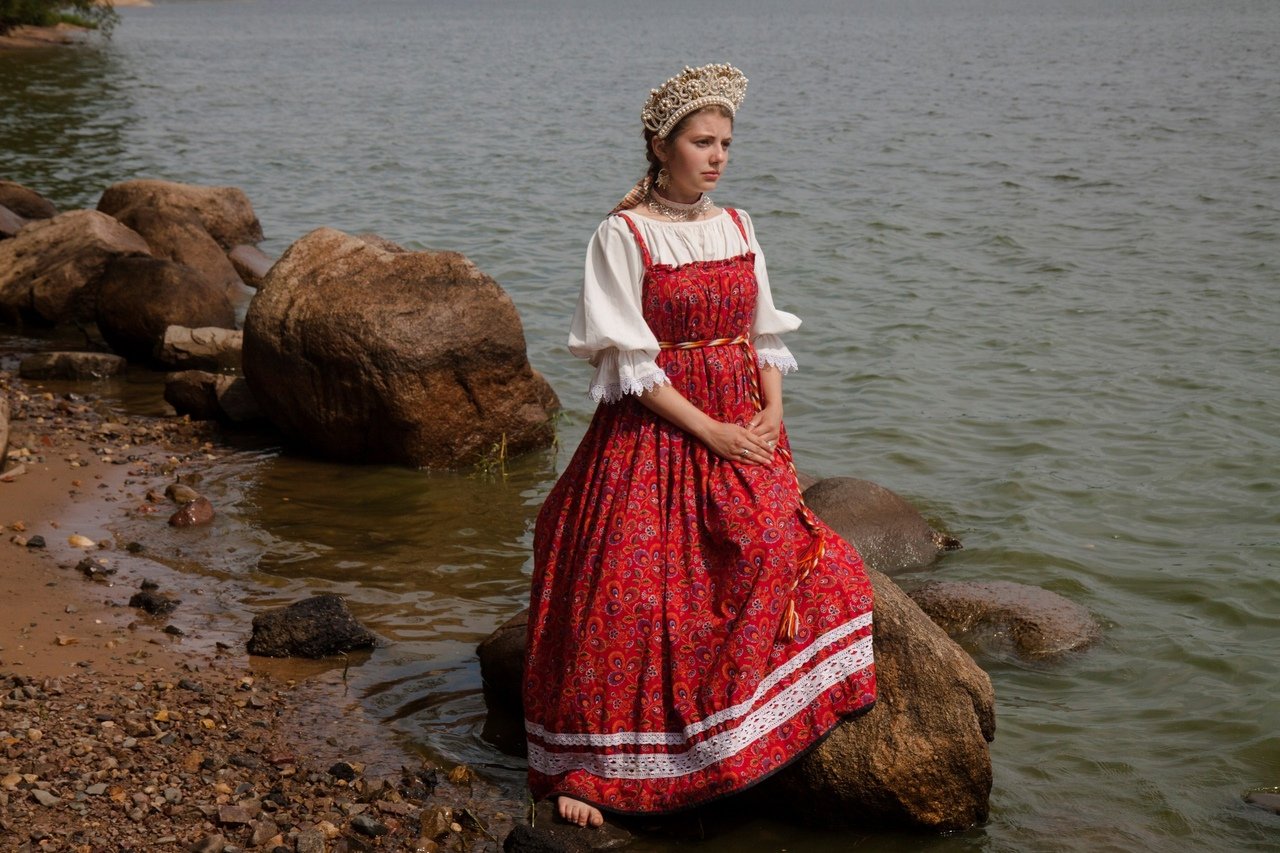 Women in Slavic costumes in Hermosillo